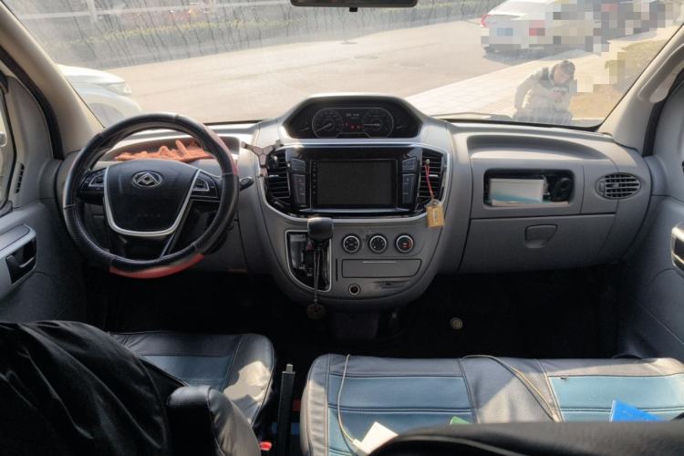 Used SAIC MAXUS Xintu V80 2021 2.0T AMT Classic Aoyuntong Short Wheelbase Mid-Roof 5/6-Seater
