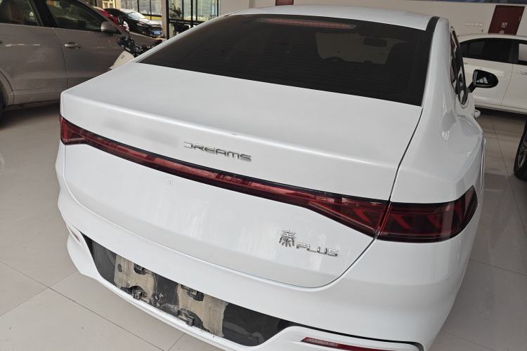 Used BYD Qin PLUS 2024 Honor Edition EV 510KM Leading Model
