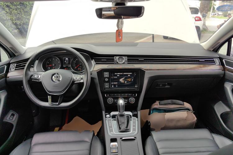 Used Volkswagen Magotan 2019 330TSI DSG Luxury Version China VI Standard
