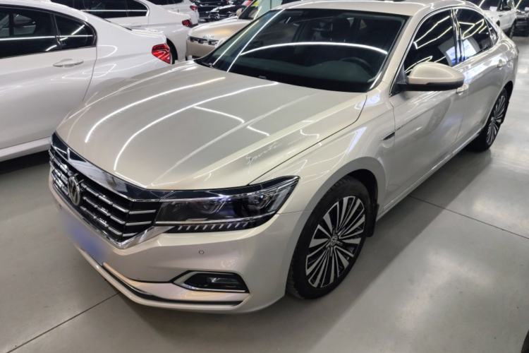 Used Volkswagen Passat 2019 330TSI Luxury Edition China VI Standard
