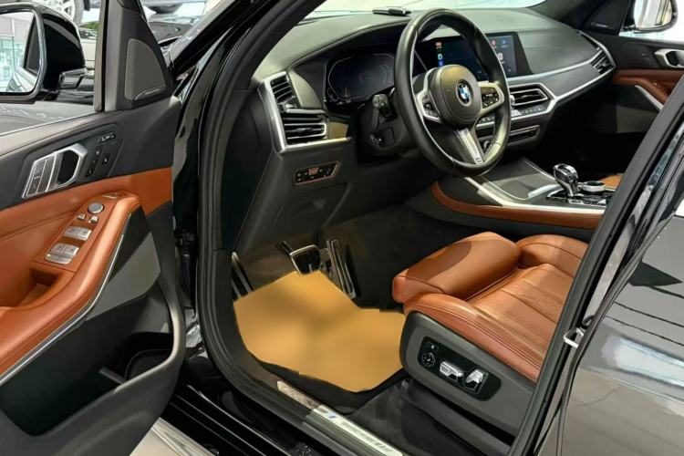 Used BMW X7 2021 xDrive40i Luxury M Sport Package
