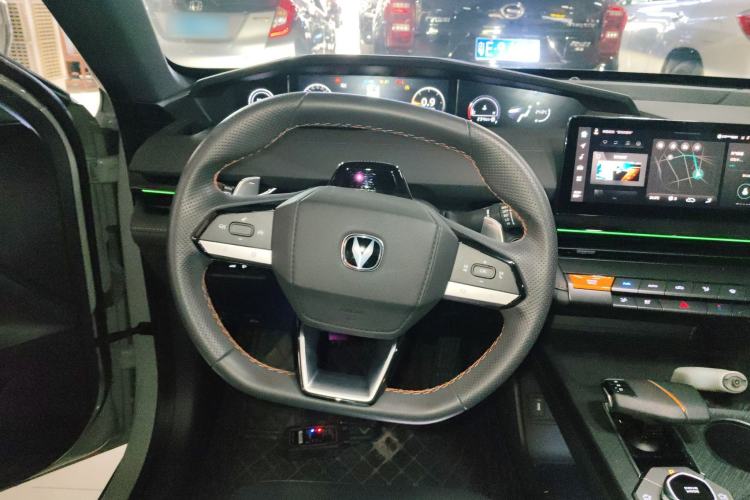 Used Changan UNI-V 2022 1.5T Prestige Version
