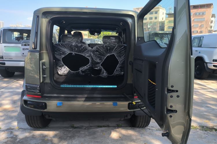 Used  V23 2025 401 Two-Wheel Drive Advanced Edition
