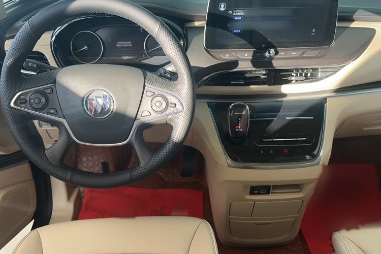 Used Buick GL8 2023 Facelifted Land Cruiser Executive Luxury Version