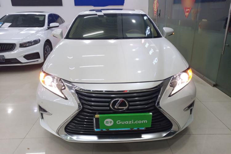 Used Lexus ES 2016 200 Midnight Special Limited Edition
