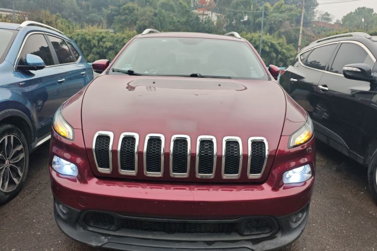 Used  Cherokee 2016 2.4L Leading Edition