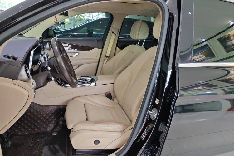 Used Mercedes-Benz GLC 2019 GLC 260 L 4MATIC Dynamic Model
