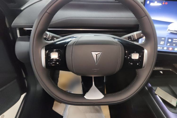 Used  L07 2024 230Max Qiankun Intelligent Driving ADS SE Range-Extended Version