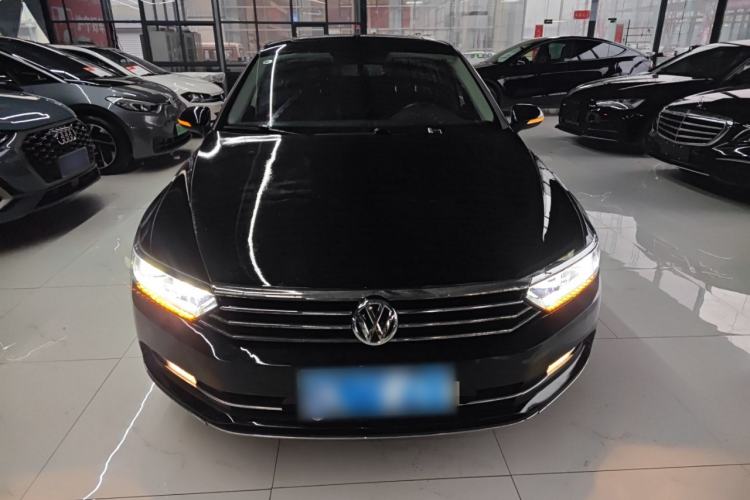 Used Volkswagen Magotan 2019 330TSI DSG Leading Edition China V Standard

