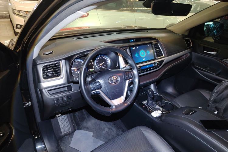 Used Toyota Highlander 2018 2.0T Four-Wheel Drive Prestige Version 7 Seats China V Emission Standard
