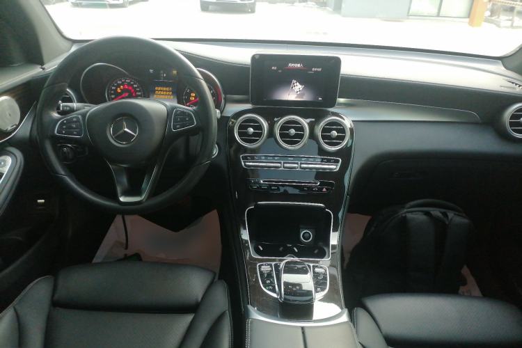 Used Mercedes-Benz GLC 2017 GLC 260 4MATIC Luxury Model