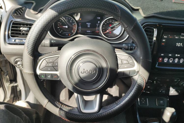 Used  Compass 2019 220T Automatic Family Edition
