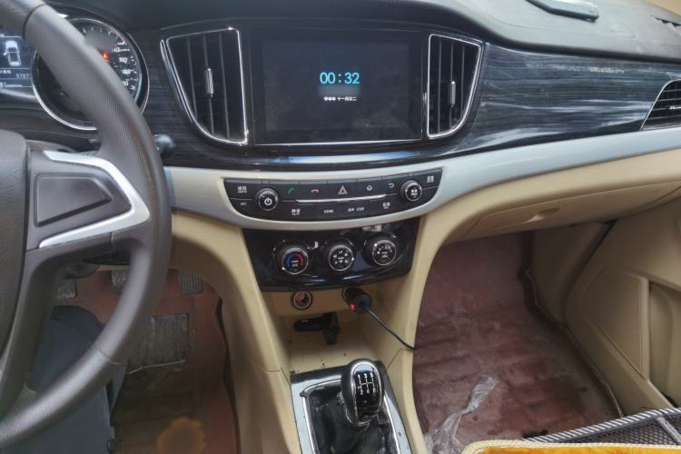 Used Baojun 730 2016 1.5L Manual Comfort Version 7 Seats China V Emission Standard