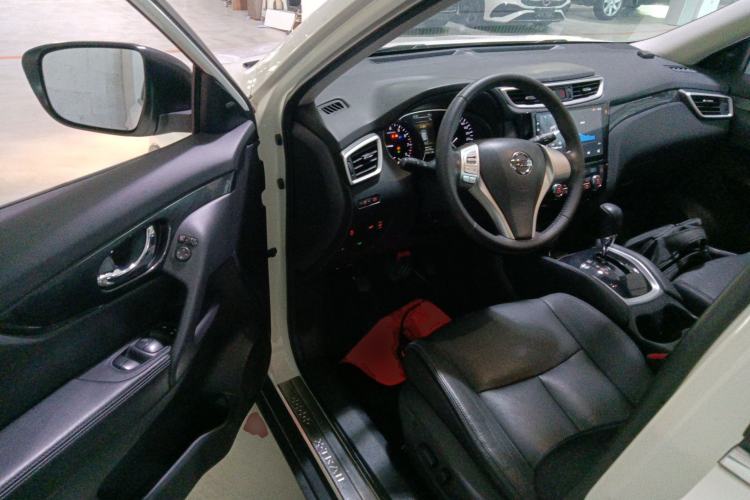 Used Nissan X-Trail 2014 2.5L CVT Luxury Edition 4WD
