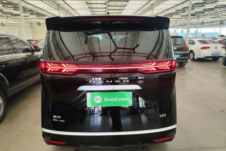 Used Denza D9 2022 DM-i 970 Four-Wheel Drive Prestige Model
