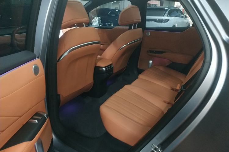 Used  E07 2025 All-Electric 4x4 with 90 kWh Max Intelligent Driving Version