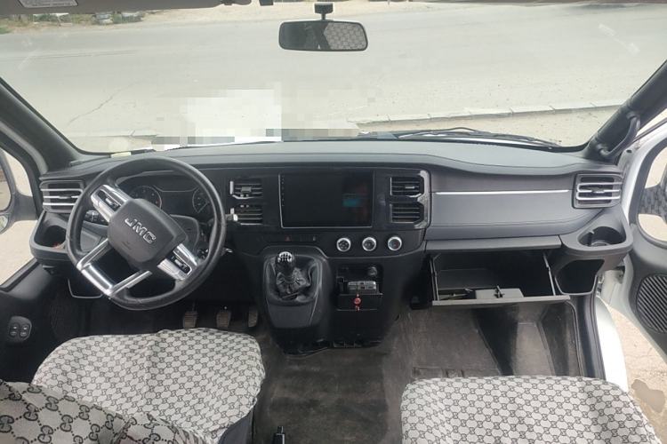 Used JMC Fushun 2022 2.0T Manual Multi-Function Passenger Vehicle Mid-Range High Roof 6-7 Seats
