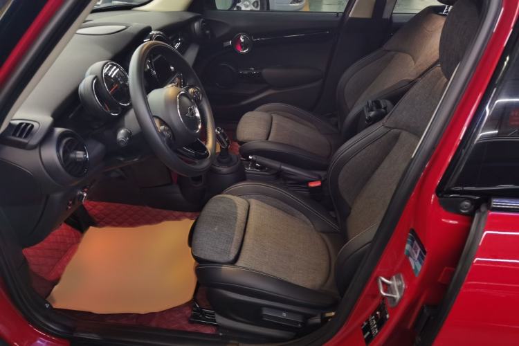 Used  MINI 2019 1.5T COOPER Classic Edition Five-Door Version
