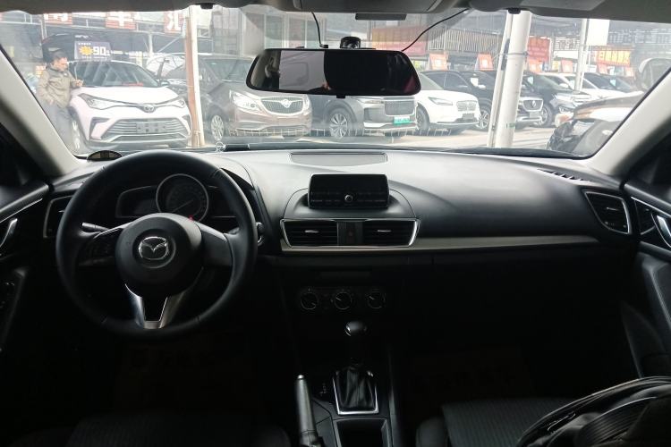Used Mazda Mazda 3 Axela 2014 Sedan 1.5L Automatic Comfort Model