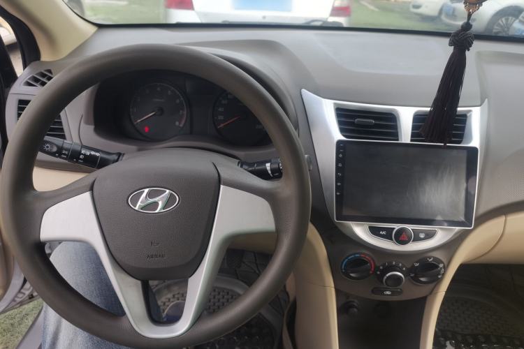 Used Hyundai Verna 2010 Sedan 1.4L Manual Comfort GS
