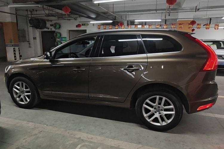 Used Volvo XC60 2017 T5 AWD Smart Upgrade Model
