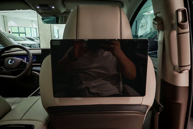 Used Denza D9 2022 DM-i 970 Four-Wheel Drive Prestige Model
