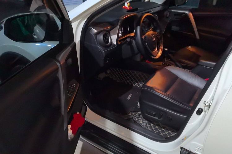 Used Toyota RAV4 2018 2.5L Automatic 4x4 Elite i Edition
