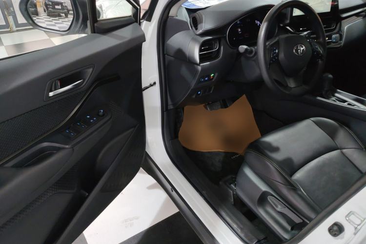 Used Toyota IZOA 2023 2.0L Yixing Version
