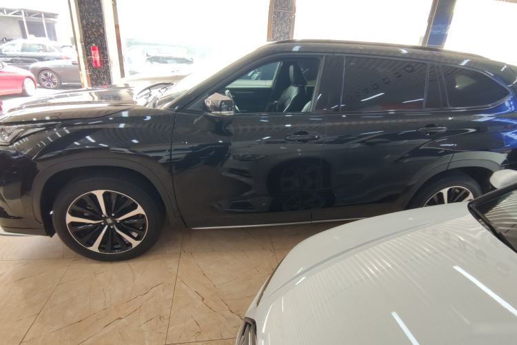 Used Toyota Crown Land Cruiser 2022 2.0T Four-Wheel Drive Enjoyment Edition
