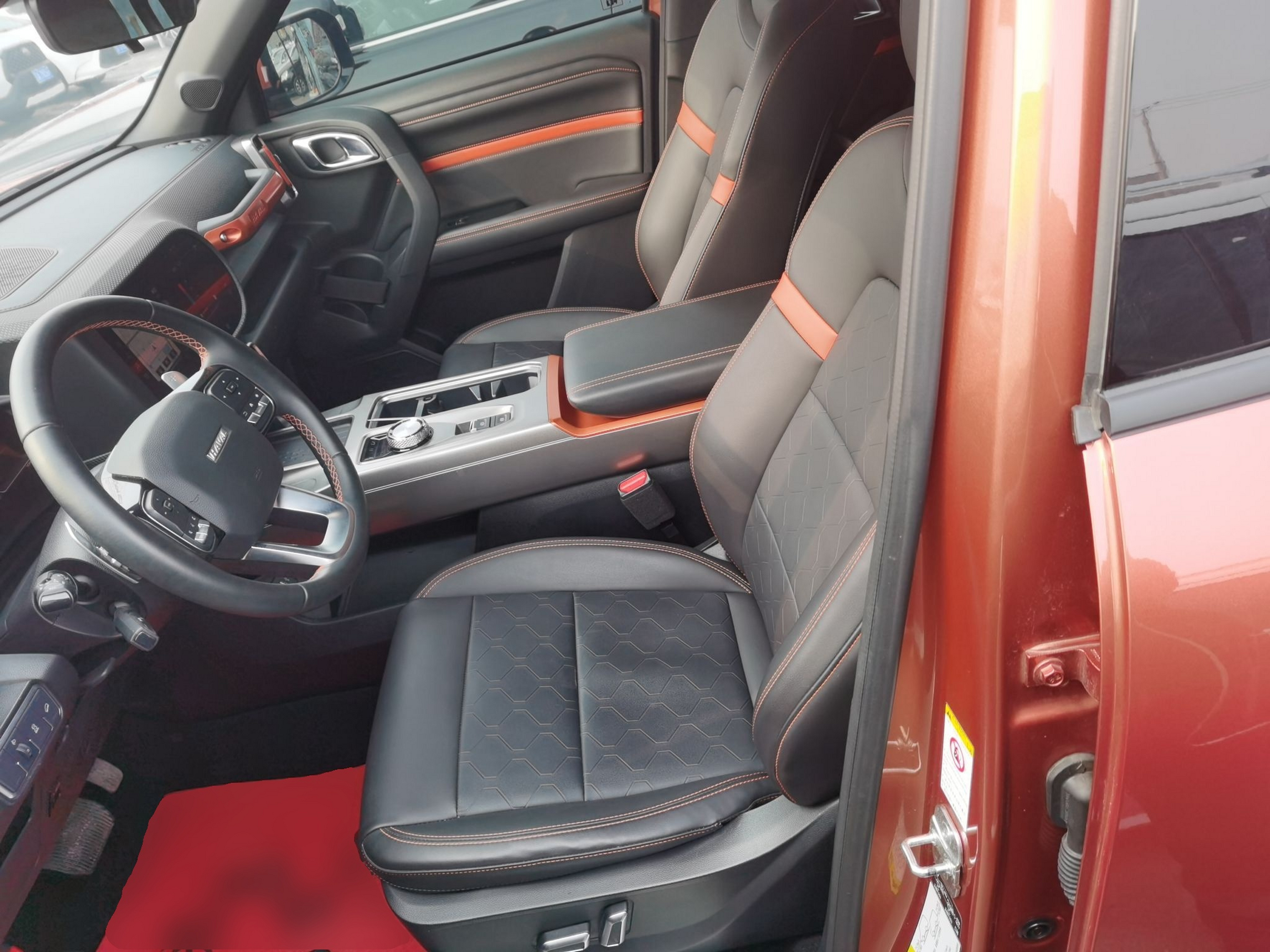 المقاعد الأمامية داخل السيارة