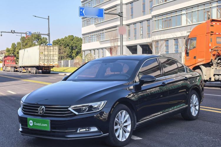 Used Volkswagen Magotan 2018 330TSI DSG Advanced Model
