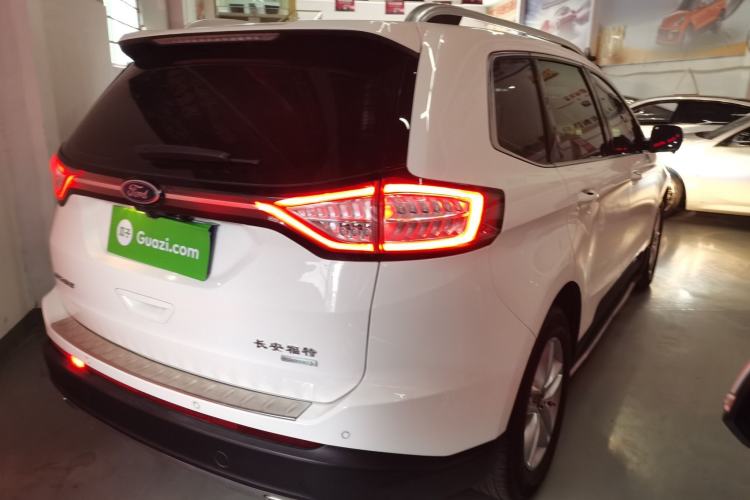 Used Ford Edge 2018 EcoBoost 245 Two-Wheel-Drive Platinum Edition 5 Seats