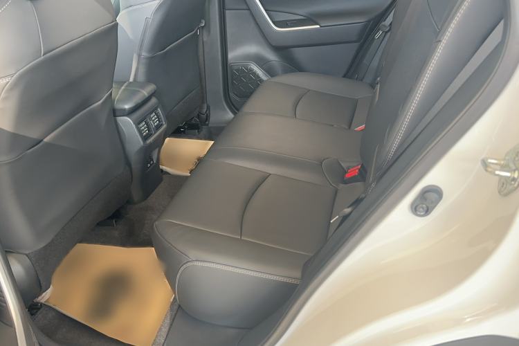 Used Toyota RAV4 2023 2.0L CVT Two-Wheel Drive 20th Anniversary Platinum Edition
