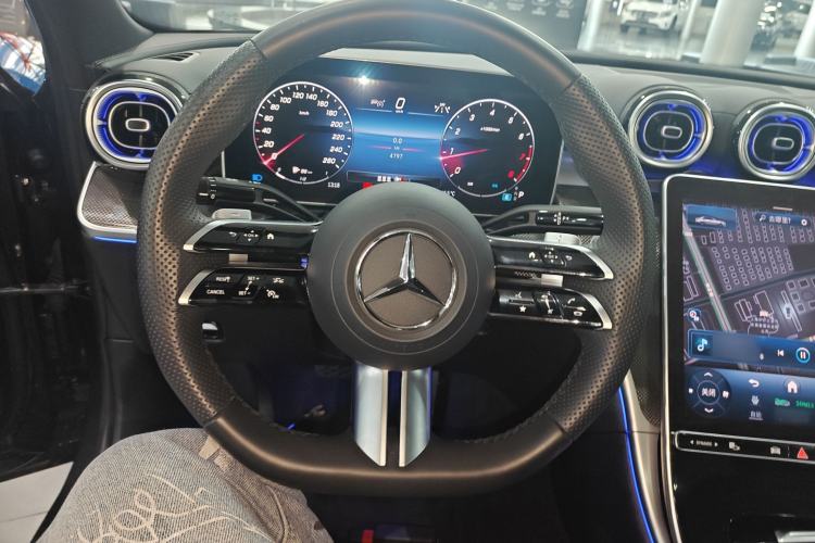 Used Mercedes-Benz C-Class 2024 Facelifted C-Class 260 L Night Edition Sports Version