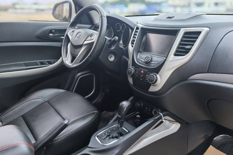 Used Changan CS35 2014 1.6L Automatic Luxury Navigation Model China IV Standard
