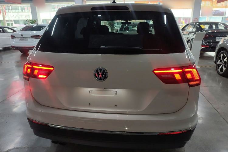 Used Volkswagen Tiguan L 2019 Revised 330TSI Automatic Two-Wheel Drive Smart & Luxury Edition China VI Standard
