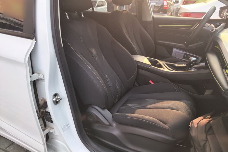 Used Roewe i5 2021 1.5L CVT Platinum Edition