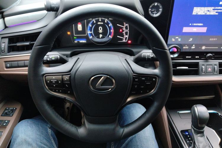 Used Lexus ES 2025 200 Premium Edition
