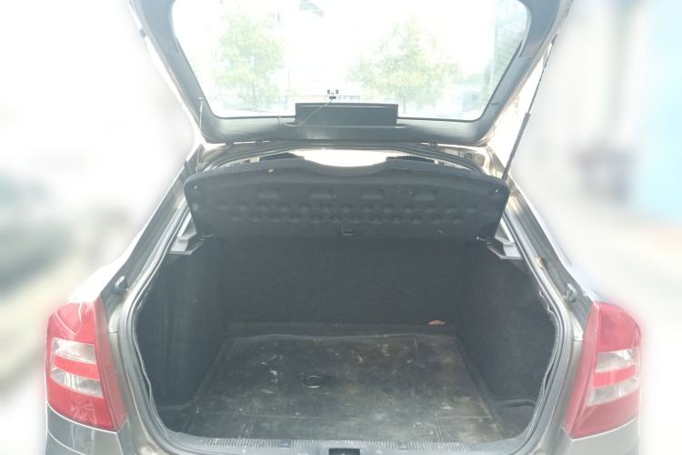 Used Skoda Octavia 2015 Classic Model 1.6L Manual Eado Version
