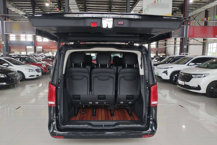 Used Mercedes-Benz V-Class 2018 V 260 Avantgarde Edition China VI
