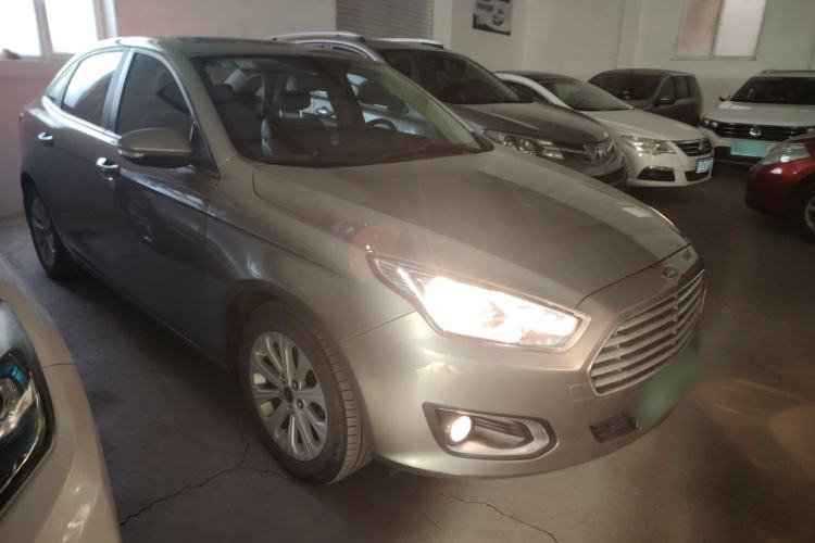 Used Ford Escort 2015 1.5L Automatic Fashion Model
