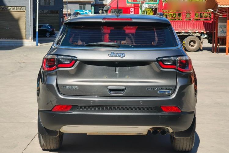 Used  Compass 2017 200T Automatic Family Edition