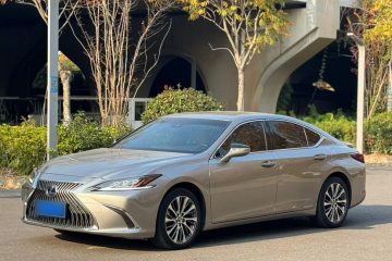Used Lexus ES 2020 300h Deluxe Edition