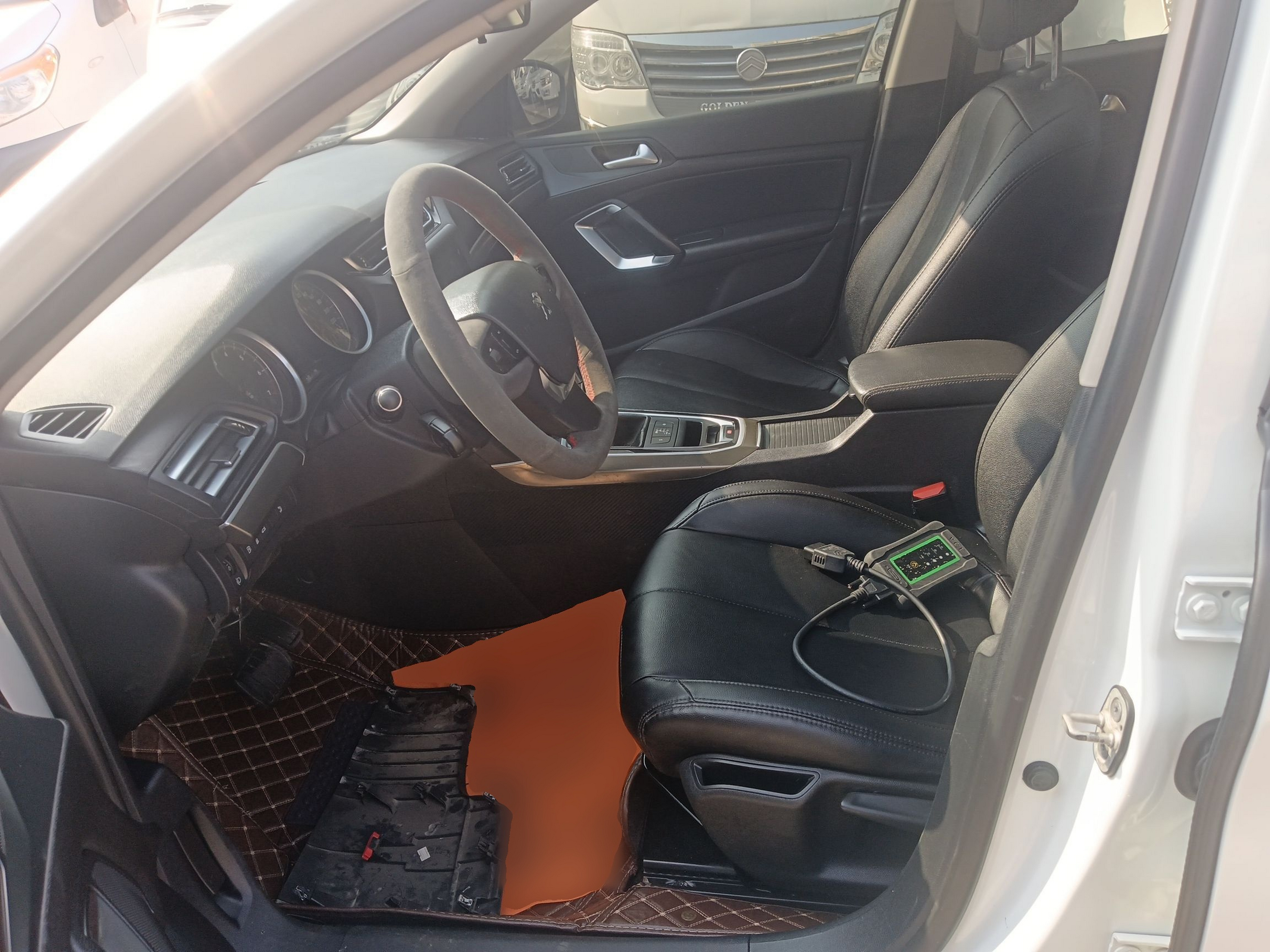 Переднее сиденье в автомобиле