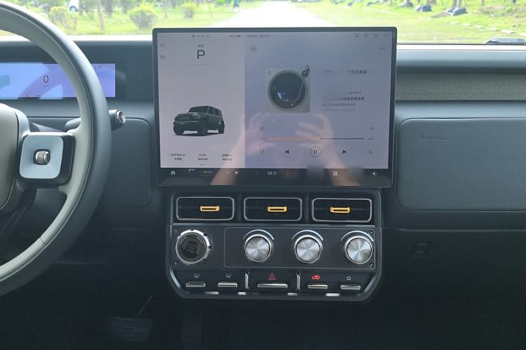 Used  V23 2025 501 Four-Wheel Drive Intelligent Driving Version
