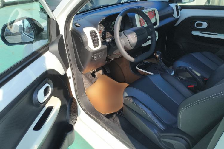 Used Roewe Clever 2021 302 km New Four-Seater Super-Efficient Version
