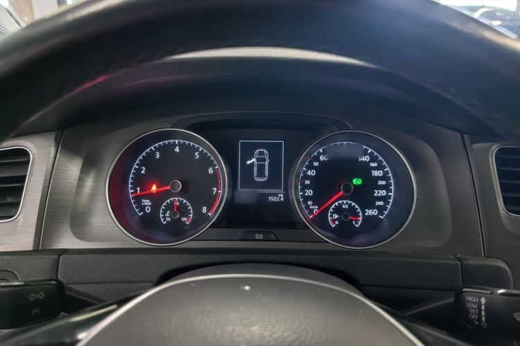 Used Volkswagen Golf 2015 1.4TSI Automatic Luxury Model
