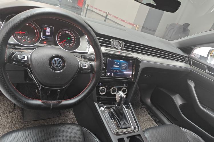 Used Volkswagen FAW-Volkswagen CC 2019 330TSI Glamour Edition China VI
