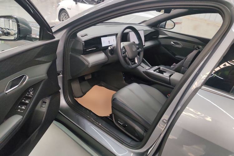 Used BYD Qin L 2025 EV 545KM Beyond Version
