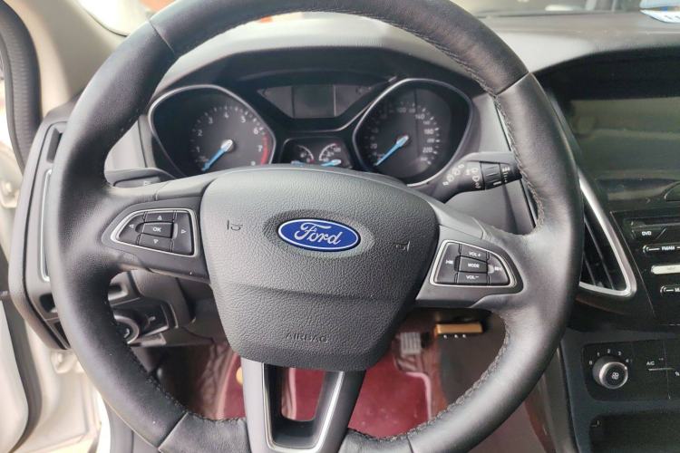 Used Ford Focus 2018 Hatchback Classic 1.6L Automatic Trendy SmartDrive Edition
